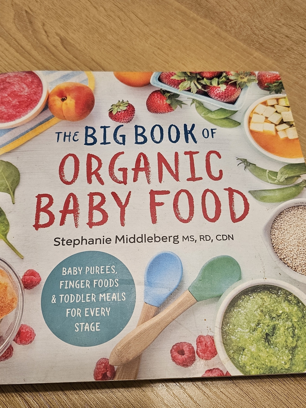 The Big Book of Organic Baby Food by Stephanie Middleberg - White/Cream Cover